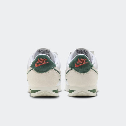 Nike Cortez "All Petals United" (Blanc/Vert Sapin)