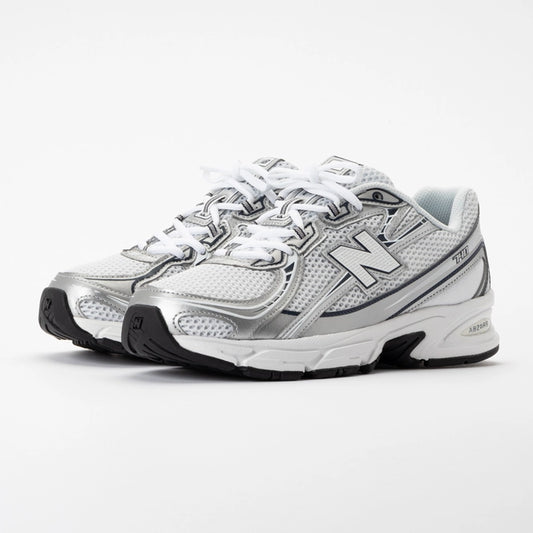 New Balance 740
